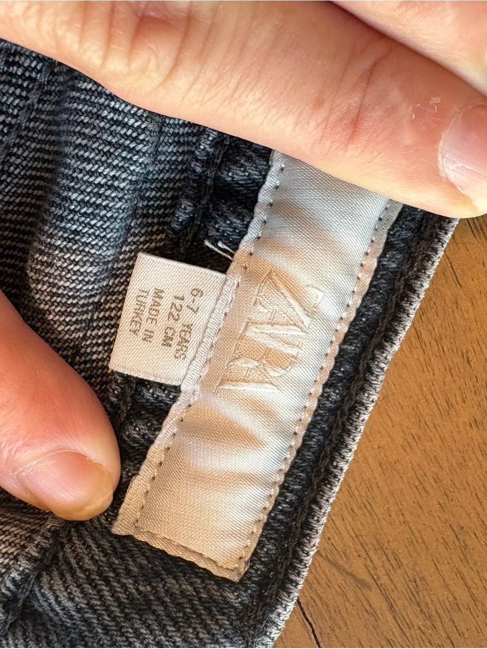 Zara Girls' Gray and Black Pearl & Star Accent Jeans size 6/7